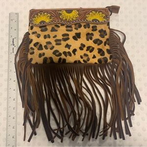 American Darling Cheetah w/ sunflower clutch